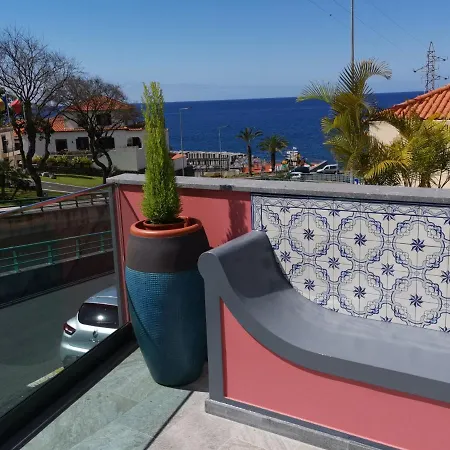 Charming In Calheta Beach - Esmeralda Appartement