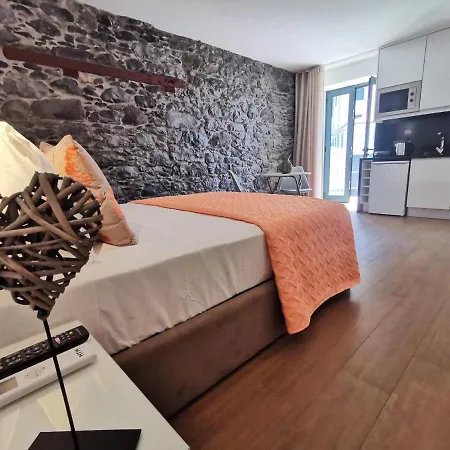 Charming In Calheta Beach - Esmeralda Appartement