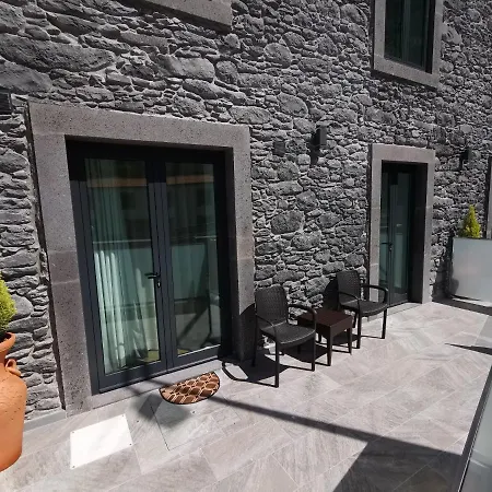 Charming In Calheta Beach - Esmeralda Apartamento