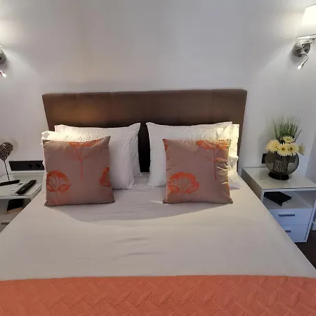 Charming In Calheta Beach - Esmeralda Appartement