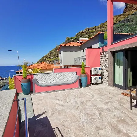 Charming In Calheta Beach - Esmeralda * Calheta (Madeira)