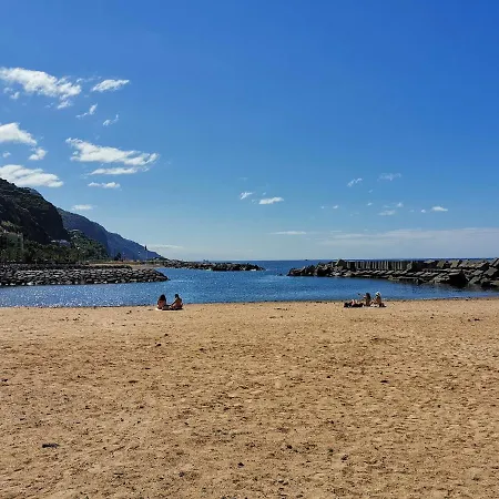 Charming In Calheta Beach - Esmeralda Apartamento *