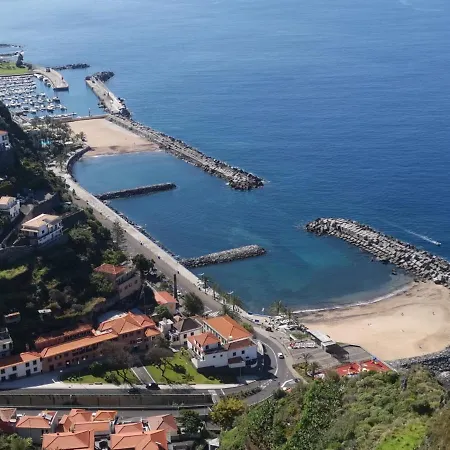 Charming In Calheta Beach - Esmeralda Calheta (Madeira)