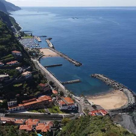 Charming In Calheta Beach - Esmeralda * Calheta (Madeira)