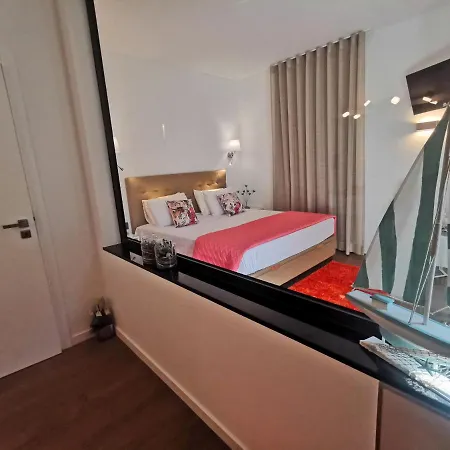 Charming In Calheta Beach - Esmeralda Calheta (Madeira)