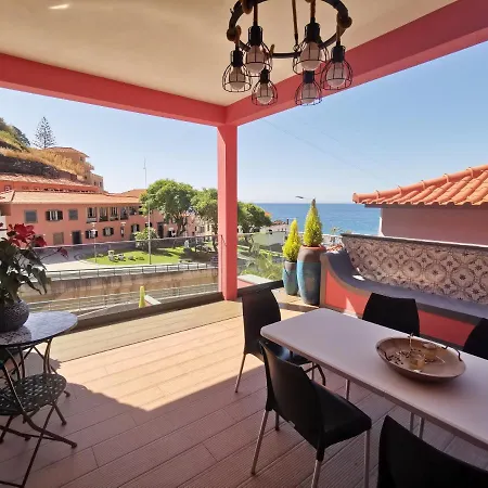 Charming In Calheta Beach - Esmeralda * Calheta (Madeira)