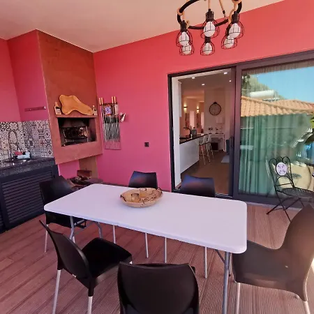 Charming In Calheta Beach - Esmeralda