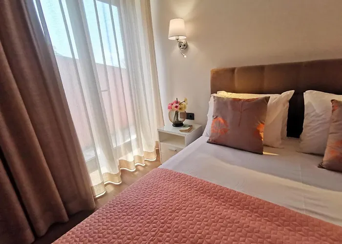 Charming In Calheta Beach - Esmeralda Apartment Calheta (Madeira)