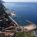 Charming In Calheta Beach - Esmeralda * Calheta (Madeira)