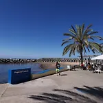 Charming In Calheta Beach - Esmeralda Calheta (Madeira)