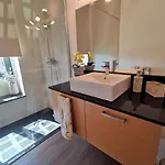 Charming In Calheta Beach - Esmeralda Calheta (Madeira)