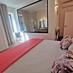 Charming In Calheta Beach - Esmeralda Calheta (Madeira)