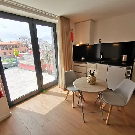 Charming In Calheta Beach - Esmeralda * Calheta (Madeira)