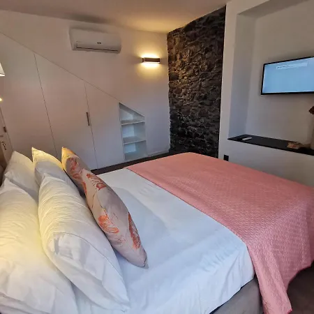 Charming In Calheta Beach - Esmeralda * Calheta (Madeira)