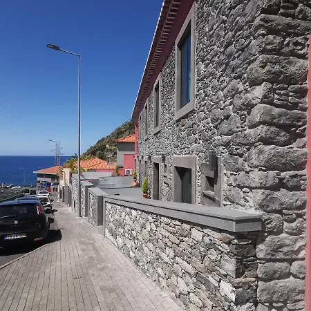 Charming In Calheta Beach - Esmeralda * Calheta (Madeira)