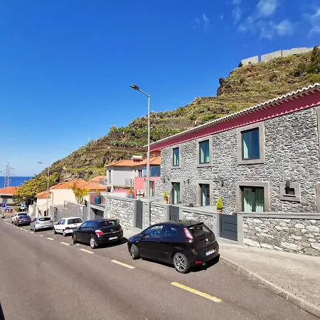 Charming In Calheta Beach - Esmeralda *