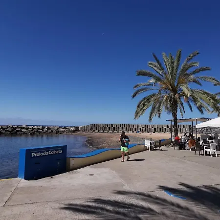 Charming In Calheta Beach - Esmeralda Calheta (Madeira)