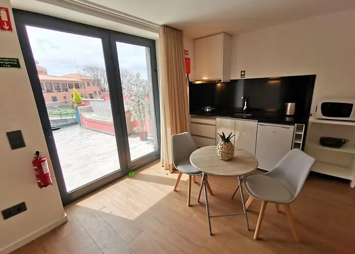 Charming In Calheta Beach - Esmeralda * Calheta (Madeira)