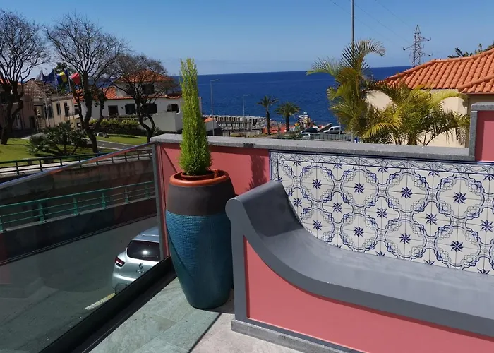 Charming In Calheta Beach - Esmeralda Lägenhet