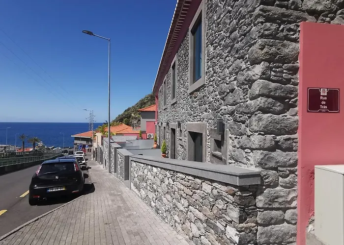 Charming In Calheta Beach - Esmeralda * Calheta (Madeira)