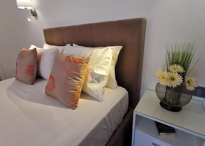 Charming In Calheta Beach - Esmeralda Calheta (Madeira)