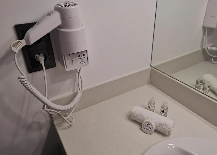 Charming In Calheta Beach - Esmeralda Appartement