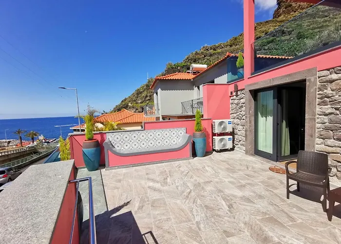 Charming In Calheta Beach - Esmeralda * Calheta (Madeira)