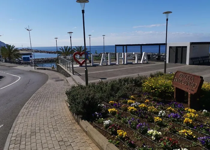 Charming In Calheta Beach - Esmeralda *