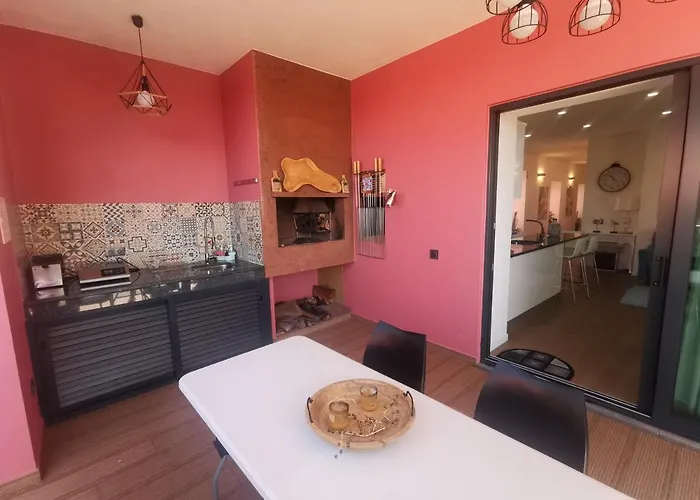 Charming In Calheta Beach - Esmeralda Lägenhet *