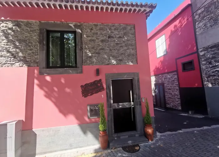 Charming In Calheta Beach - Esmeralda * Calheta (Madeira)