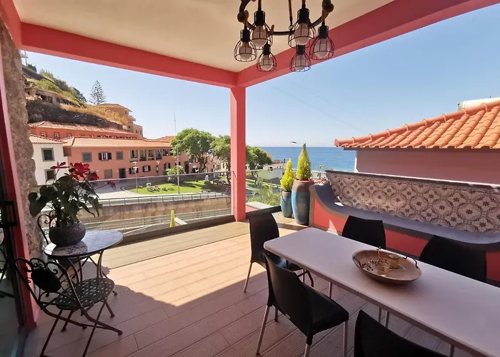 Charming In Calheta Beach - Esmeralda * Calheta (Madeira)