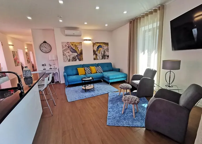 Charming In Calheta Beach - Esmeralda *