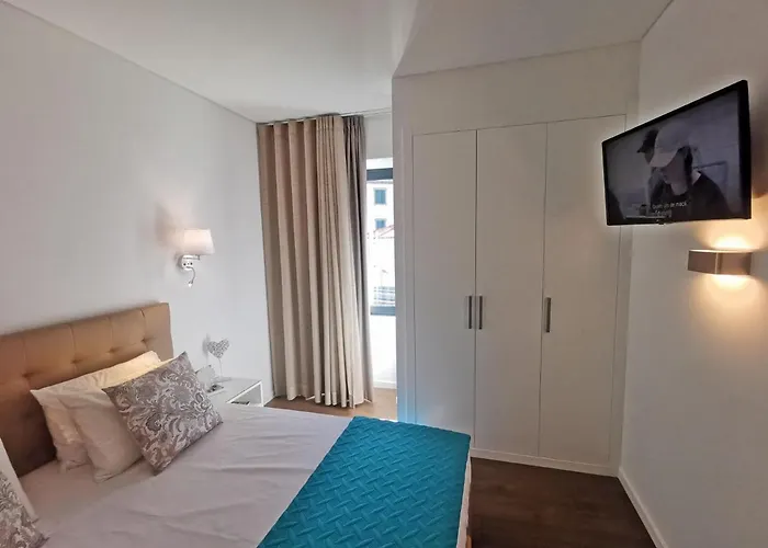 Charming In Calheta Beach - Esmeralda